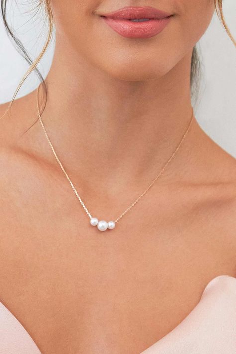 Gold Bridal Accessories Jewelry Necklace, Bridesmaid Accessories Jewelry Simple, Wedding Jewelry V Neck Dress, Necklace For Bride Wedding, Hoco Jewelry Pearl, Simple Bridal Jewelry Silver, Simple Bride Necklace, Classy Bridal Jewelry, Jewelry For Hoco