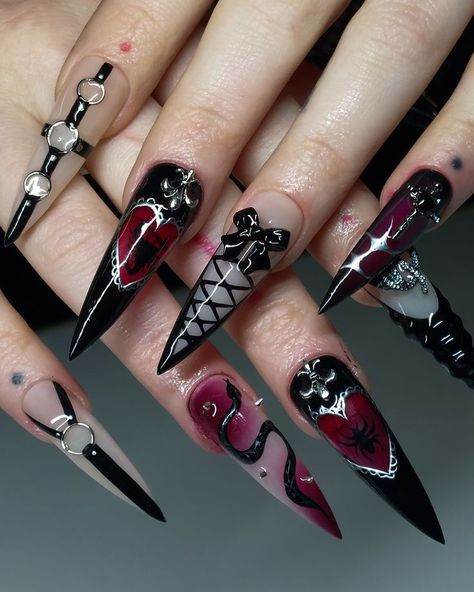 Red And Black Lace Nails, Witchy Valentines Nails, Goth Punk Nails, Gothic Valentine Nails, Valentines Nails Goth, Winter Goth Nails, Red And Black Goth Nails, Gothic Red Nails, Vampire Inspired Nails