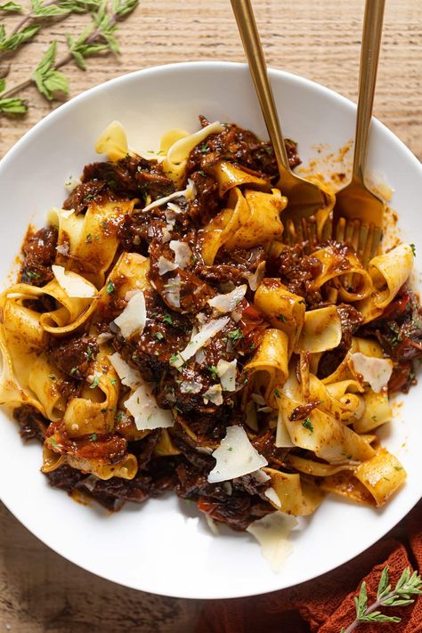 Braised Steak Ragu with Pappardelle Beef Chuck Roast Ragu, Beef Ragu With Polenta, Braised Beef Pappardelle, Steak Risotto Recipes, Autumn Dishes Fine Dining, Braised Sirloin Steak, Intricate Dinner Recipes, Steak Pappardelle, Parpadelle Pasta Recipes Beef