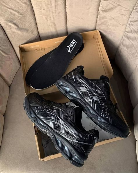 The ASICS GEL KAYANO 14 SILVER BLACK ⚫ SIZE:43-45. PRICE:N127,000 https://hypestrikeng.com/ng #thehypestrikeng Asics Gel Kayano, Gel Kayano, Asics Gel, Me Too Shoes, Sneakers, Silver, Quick Saves, Black