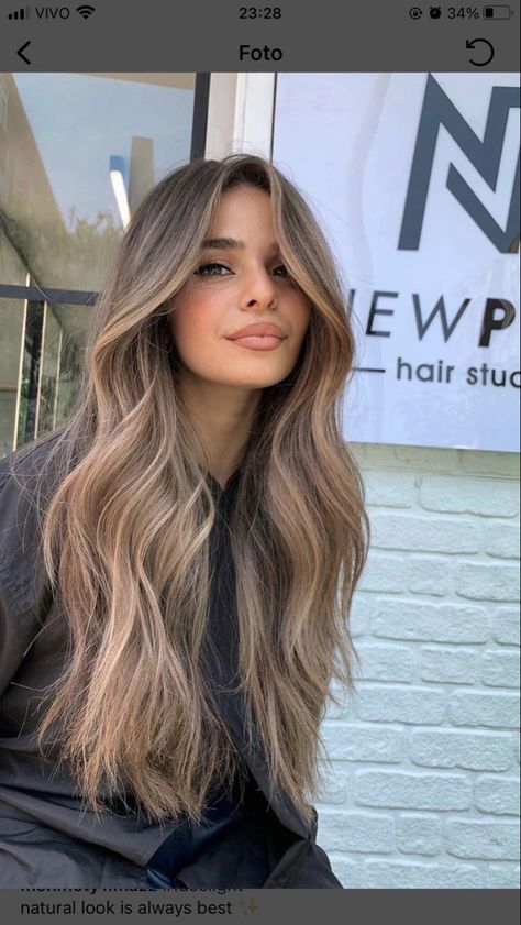 Wellness Girlie, Light Brunette Hair, Rambut Brunette, Goldie Locks, Bombshell Hair, Light Brunette, Brown Hair Looks, Brown Hair Inspo, Brunette Hair With Highlights