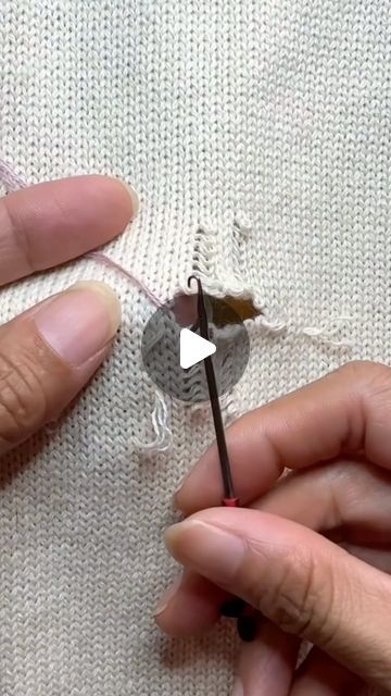 Clothing Repair Embroidery, Sweater Repair, Darning Stitch, Visible Mending Stitches, Knitted Patterns, Knitting Embroidery, Sewing Crafts Tutorials, Repair Clothes, Visible Mending