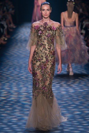 Marchesa Spring 2017 Ready-to-Wear Fashion Show Collection Marchesa Spring, Atelier Versace, فستان سهرة, Zuhair Murad, Couture Gowns, Flower Show, Gorgeous Gowns, Marchesa, Elie Saab