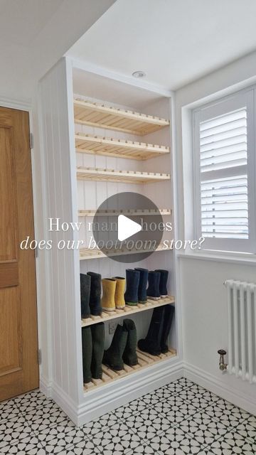 Jade Lisa Interiors on Instagram: "How many shoes does this one room hold?  72 pairs is how many 😂 24 in the custom built shoe rack, 8 in the shoe bench and 40 in an Ikea Pax cupboard (not shown here). Is that a high amount for a family of 6?! I have no idea 🙈🤷🏻‍♀️😂 All I know is that converting a portion of the garage into a bootroom was a very sensible idea 😂" Pax Shoe Storage, Shoe Cupboard Ideas, Built In Shoe Cabinet, Built In Shoe Rack, Built In Shoe Storage, Shoe Storage Small Closet, Turkey Hill, Shoe Cupboard, Open Wardrobe