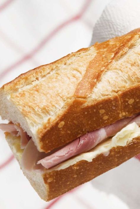 French sandwiches are a thing of glory. Here are 8 classic combinations with baguettes, butter and more to eat the next time you're in France. French Loaf Sandwich Ideas, French Croissant Sandwiches, Baguette Sandwiches Ideas, Sourdough Baguette Sandwich, Baguette Sandwich Ideas Simple, French Baguette Breakfast Ideas, Recipes Using French Baguette, Baguette Sandwich Aesthetic, Baquette Bread Sandwich