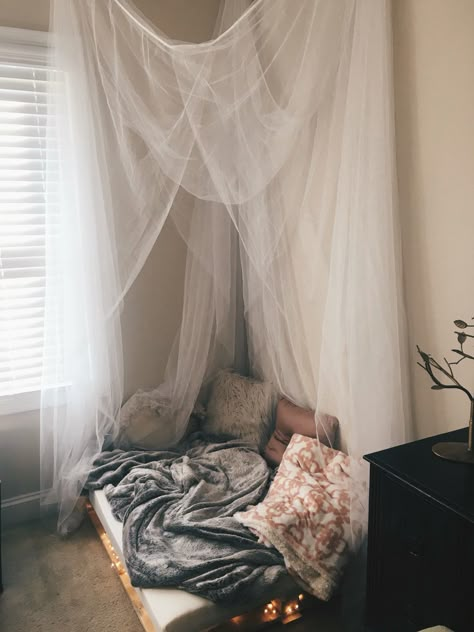 Cozy Reading Corner Boho Canopy Fairy Bed White and Cream Pillows Bedroom chair Pallet furniture Bedroom Cozy Corner, Bedroom Nook, Cleansing Spray, Corner Ideas, Meditation Corner, Cozy Reading Corners, Aura Cleansing, Bedroom Corner, Bedroom Cozy