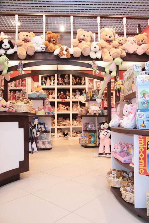 Toy Store Design Shops, Hamleys Toy Store Aesthetic, Toy Store Design Ideas, Toys Store Design, Toy Shop Interior Design, Toy Store Interior Design, Toys Shop Interior, Toy Store Aesthetic, Toys Shop Design