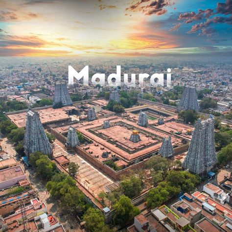 Madurai Meenakshi Amman, Tourism Images, Meenakshi Amman Temple, Meenakshi Amman, Travel India Beautiful Places, Downtown Photography, Certificate Background, Temple Photography, Anime Photo Profile Dark