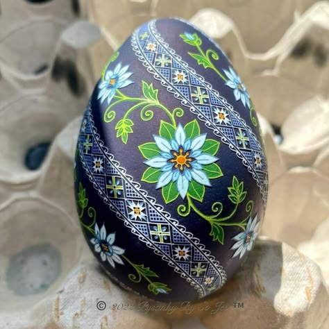 Goose Egg Pysanky, Pysanky Egg Designs, Pysanky Designs, Pysanka Patterns, Pysanky Eggs Pattern Ideas, Pysanky Eggs Pattern, Egg Artistry, Creative Easter Eggs, Easter Egg Art