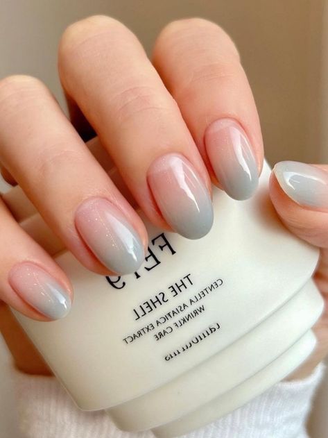 shimmery sage green ombre nails Simple Ombre Nails, Sage Green Nails, Ombre Chrome Nails, Faded Nails, Minimal Nails Art, Bridesmaids Nails, Milky Nails, Chrome Nails Designs, Nails Ombre