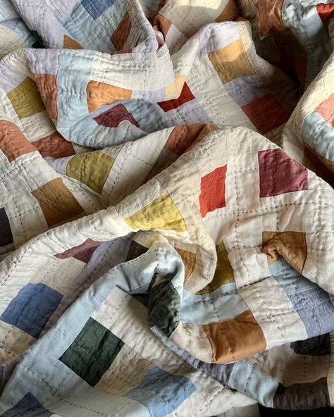 Linen Patchwork Quilt, Modern Minimalist Quilt, Aesthetic Quilts, Quilted Aesthetic, 2 Color Quilts, Blue And Green Quilt, Quilt Aesthetic, Color Block Quilt, Block Quilting Designs