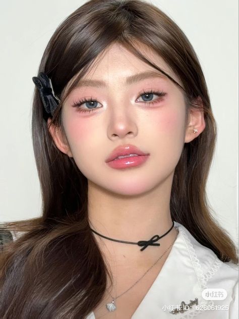 Graduation Look Makeup, Makeup Layout, Douyin Fashion, Asian Makeup Looks, Round Face Makeup, Soft Makeup Looks, Ulzzang Makeup, Ethereal Makeup, Cute Makeup Looks