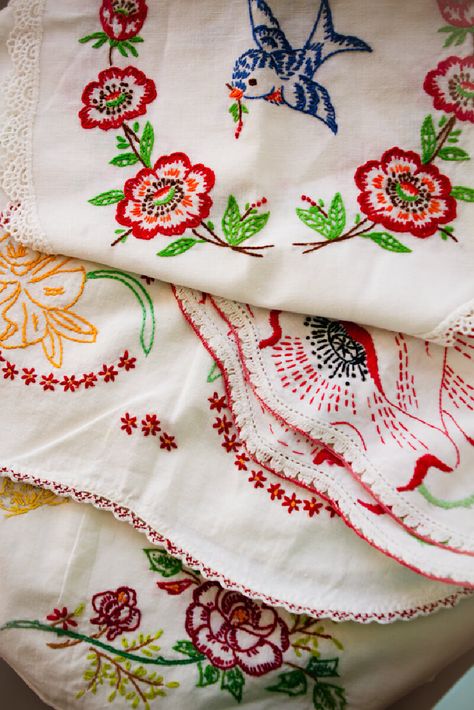 Embroidery Patterns Vintage, Linens And Lace, Satin Stitch, Vintage Embroidery, Vintage Textiles, Vintage Linens, Cross Stitch Embroidery, Hand Stitching, Different Types