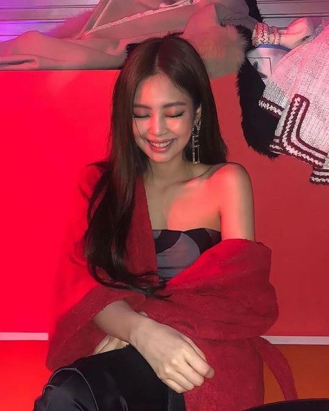 Jennie Red Dress, 5 Hours Later, Jennie Red, Chanel Winter, Jennie Queen, Aesthetic Jennie, Longest Kiss, Bts Polaroid, Chinese Makeup