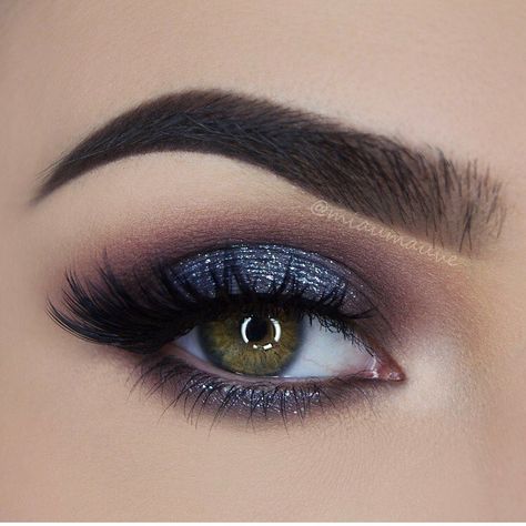 @miaumauve Liquid Eyeliner Pen, Eye Makeup Designs, Makijaż Smokey Eye, Makeup Guide, Makeup Eye Looks, Beauty Creations, Mini Makeup, Blue Eyeshadow, Eyeliner Pen