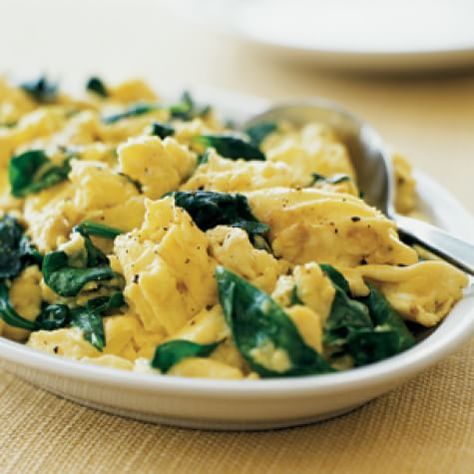 Scrambled Eggs with Spinach and White Cheddar | Williams Sonoma White Cheddar Recipes, Eggs With Spinach, Scrambled Eggs With Spinach, Spinach Egg, Carb Cycling, Spinach And Cheese, White Cheddar, Brunch Ideas, Breakfast Items