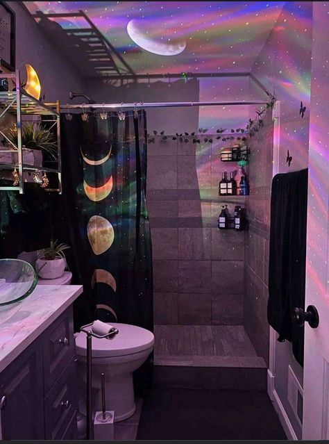 Spiritual Apartment Ideas, Oregon Apartment, Goth Home Aesthetic, Baddie Bathroom Ideas, Bathroom Decor Aesthetic, Goth Bathroom, Baddie Apartment Ideas, Bathroom Redecorating, Bathroom Ideas Black