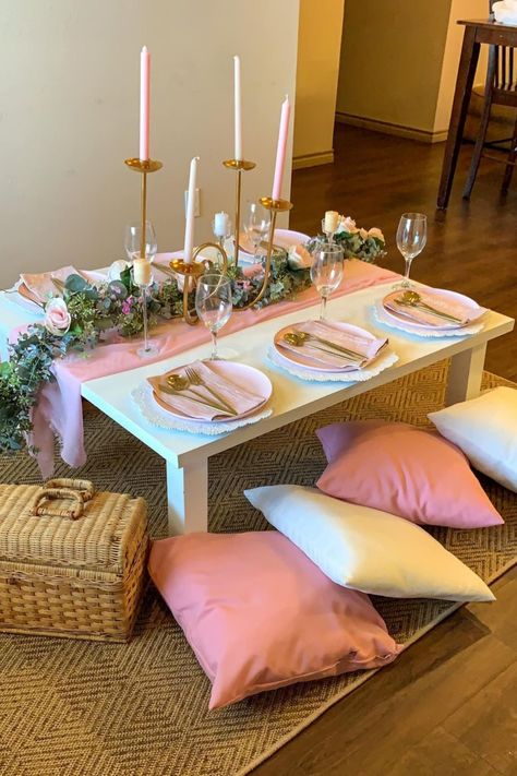 Pink Indoor Picnic, Cute Picnic Setup Ideas, Indoor Picnic Decor, Indoor Luxury Picnic, Indoor Picnic Setup Ideas, Cute Set Up, Picnic Table Set Up, Indoor Picnic Birthday, Indoor Party Ideas