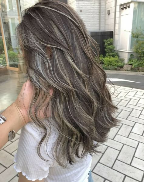 Grey Highlights, Ash Hair, Ash Hair Color, Hair Colour Ideas, Brown Hair Inspo, Hair 2022, Hair Color Streaks, Brunette Hair With Highlights, Hair Streaks