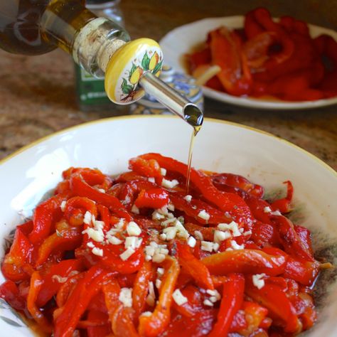 Italian Roasted Red Pepper Antipasto Salad Roast Red Peppers, Roasted Red Peppers Recipes, Red Pepper Recipes, Macedonian Food, Antipasto Salad, Italian Roast, Recipes Authentic, Veggie Meals, How To Roast