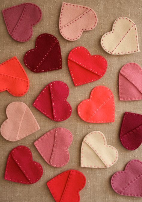 Buku Diy, Dating Funny, First Sewing Projects, Purl Bee, Heart Shaped Valentines, Valentine Crafts For Kids, Valentine Projects, Homemade Valentines, Candy Hearts