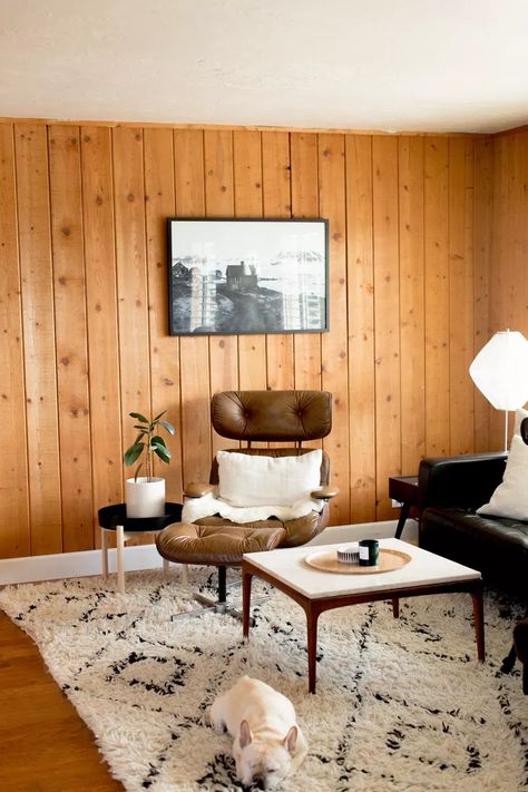 Knotty Pine Living Room Ideas, Knotty Pine Living Room, Knotty Pine Decor, Knotty Pine Rooms, Wood Paneling Decor, Wood Paneling Living Room, Knotty Pine Paneling, Wood Walls Living Room, Knotty Pine Walls