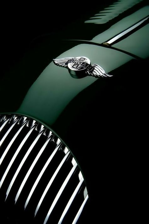 Morgan Cars, Dark Green Aesthetic, British Racing Green, Racing Green, Hood Ornaments, Old Car, Automotive Art, Love Car, Car Photography