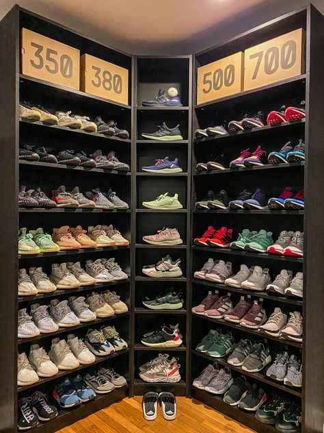 Sneaker Regal, Sneaker Rack, Sneaker Room, Yeezy Collection, Billy Ikea, Shoe Store Design, Sneaker Closet, Sneaker Storage, Shoe Room