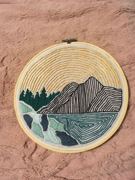 Landscape Embroidery, Diy Tricot, Embroidery Stitches Beginner, Embroidery Hoop Wall Art, Hand Embroidery Projects, Cute Embroidery, Simple Embroidery, 자수 디자인, Sewing Embroidery Designs