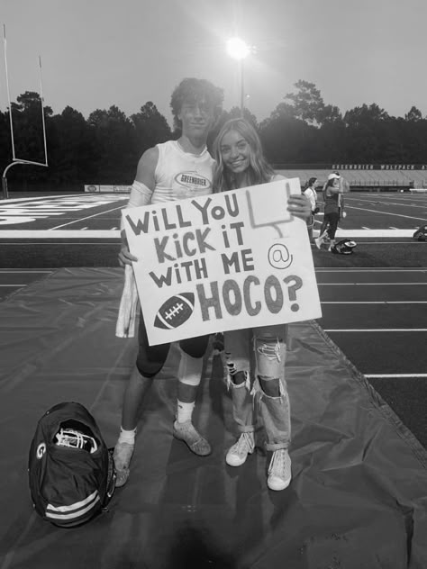 Hoco Proposals Ideas Cheerleader And Football, Gym Rat Hoco Proposal, Sports Hoco Proposals, Flag Football Hoco Proposal, Cute Hoco Proposals Football, Hoco Proposal With Flowers, Hoco Signs Football, Hoco Signs Volleyball, Cute Hoco Signs For Cheerleaders