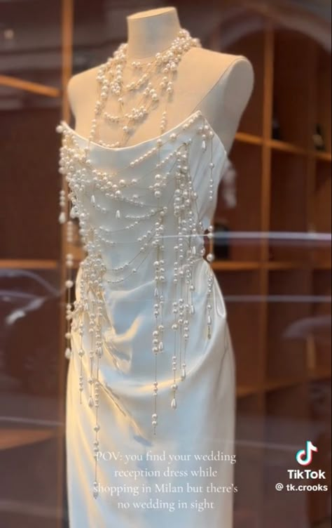 Dripping Pearls Dress, Beaded Sleeves Diy, Pearl Wedding Gown, Bridal Corset Top, Strapless Outfits, Manhwa Outfits, Back Necklaces, Pearl Dresses, Aa Aesthetic