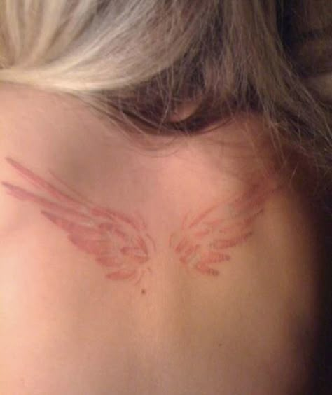 Light Pink Tattoo, Purple Tattoo Ink, Pink Tattoo Ink, Penny Tattoo, Jewerly Tattoo, Angel Wings Tattoo On Back, Anklet Tattoo, Wing Tattoos On Back, Pink Tattoo