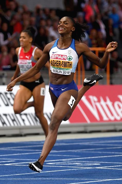 Track Women, Track Athletes, Track Aesthetic, Women Track And Field, Track Running Shoes, Athletic Bodies, Woman In Sports, Dina Asher Smith, Track Workouts