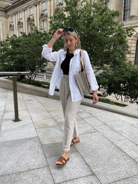 Ankle-length joggers in airy linen … curated on LTK Tan Slides Outfit, Cream Sandals Outfit, Beige Tshirt Outfits, Becky Core, Linen Shirt Outfit Women, Tan Slides, Linen Summer Outfits, Linen Shirt Outfit, Outfit Ideas 2024