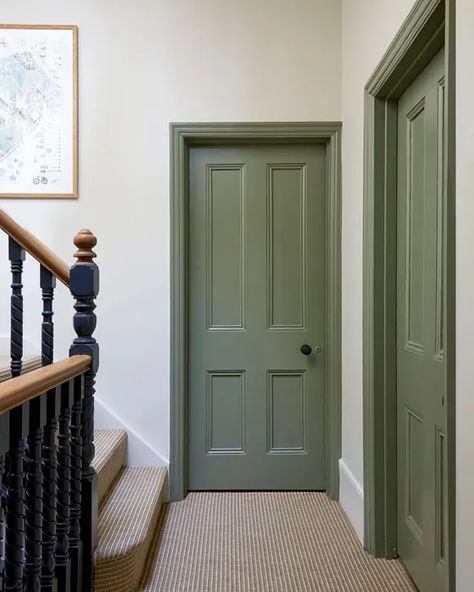 Farrow and Ball Stirabout stairs inspiration Hall And Landing Paint Ideas, Green Contrast Trim, Stairs And Hallway Ideas, Hallway Paint, Hallway Colours, Green Hallway, Indoor Doors, Green Door, Green Interiors