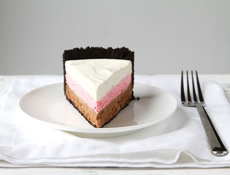 Neapolitan Cheesecake!  Vanilla, strawberry and chocolate no-bake cheesecake! Neapolitan Cheesecake, Layer Cheesecake, Oreo Cookie Crust, I Am Baker, Bake Cheesecake, Best Cake Recipes, A Piece Of Cake, Bake Desserts, Say Cheese