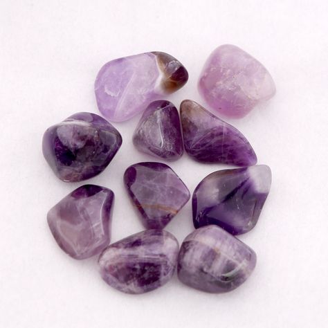 Goddess Crystals, Crystal Goddess, Pretty Images, Color Studies, Angels And Demons, Purple Crystals, Rock Crystal, Rocks And Minerals, Crystal Glass