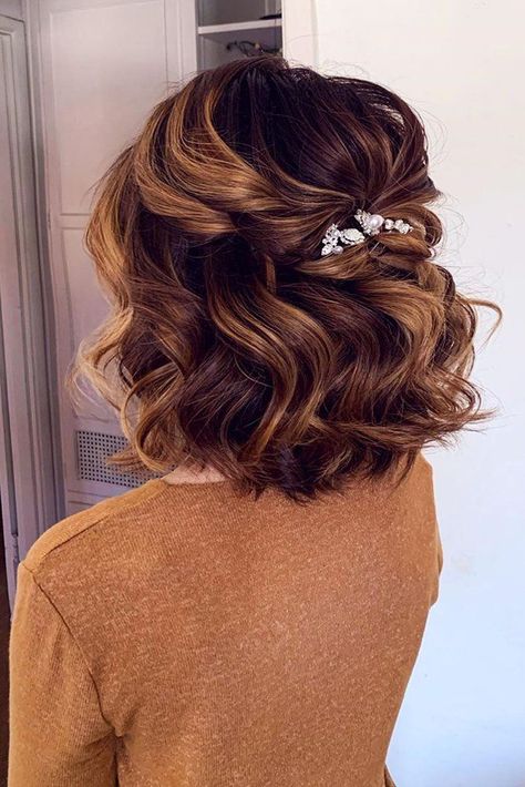 39 Wedding Hairstyles For Medium Hair ❤ wedding hairstyles for medium hair curly bob half up half down bridalbeautybyphoebe #weddingforward #wedding #bride #weddinghair #weddinghairstylesformediumhair Mother Of The Groom Hairstyles, Wedding Hairstyles For Medium Hair, Remarried Empress, Mother Of The Bride Hair, Prom Hairstyles For Short Hair, Wedding Guest Hairstyles, Peinados Fáciles Para Cabello Corto, Wedding Hair Inspiration, Short Wedding Hair