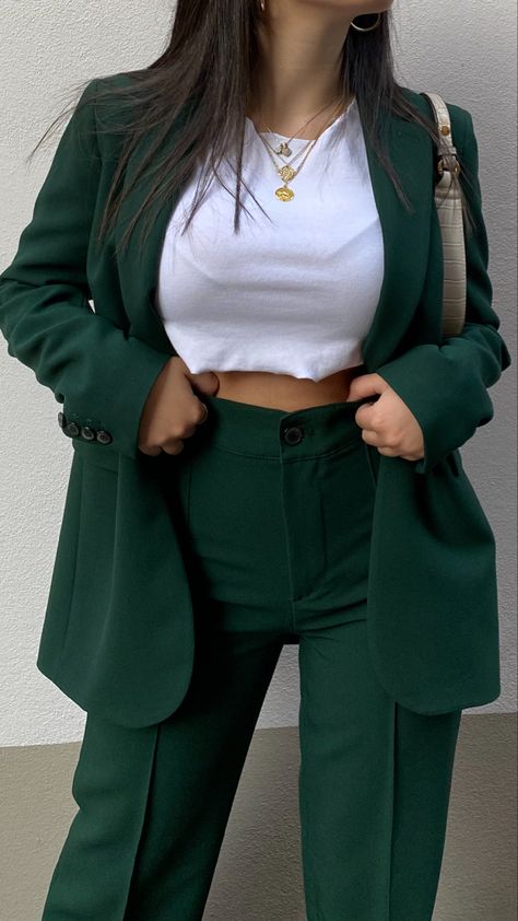 giorgia.ronzoni Ladies Green Suit, Emerald Suits For Women, Dark Green Formal Outfit, Women Green Suit Outfit, Green Formal Suit Women, Green Suit For Women Wedding, Dark Green Womens Suit, Green Female Suit, Olive Green Suit For Women