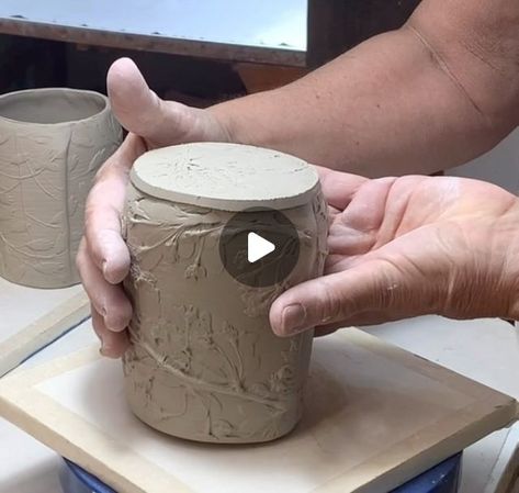 How To Make A Mug Out Of Clay, Hand Built Ceramic Mugs, Slab Built Mug, Handbuilt Mug, Mug Shapes Pottery, Slab Mug Ideas, Hand Built Mug, Ceramics Mug Ideas, Handbuilt Mugs