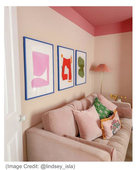 Pink Ceiling Living Room, Pink Ceiling Bedroom, Lindsey Isla, Pink Theme Room, Red And Pink Bedroom, Coloured Ceiling, Colorful Ceiling, Spring Energy, Pastel Furniture