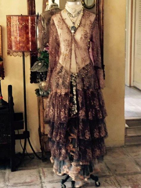 Stevie Nicks Prom Dress, Whimsical Aesthetic Fashion, Duster Aesthetic, Lace Duster Outfit, Boho Goth Outfits, Mystical Clothing, Aesthetic Whimsical, Whimsical Grunge, Lace Duster