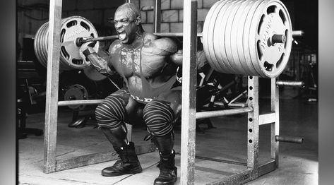 10 Training Tips From the Legendary Ronnie Coleman Tookie Williams, Raymond Washington, Gym Branding, Old School Bodybuilding, Bodybuilding Men, Ronnie Coleman, Romeo Santos, Wall Flag, Man Cave Wall