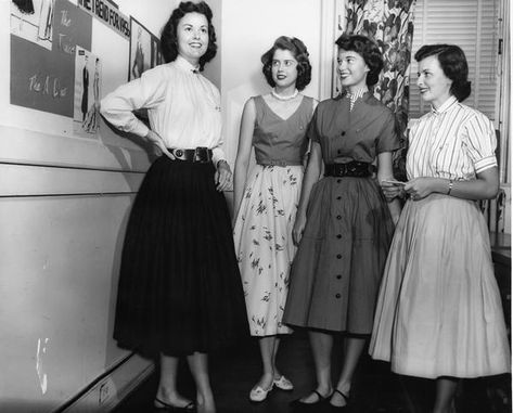 Four Florida State Fashion Institue Students 1950s Florida State University Libraries 50s High School Fashion, 1950s High School Fashion, 1950s College Fashion, 1950s Female Fashion, 50s Womens Fashion 1950s Street Styles, 1950s School Fashion, 1950s Teen Fashion, Late 50s Fashion, 1950s Womens Fashion