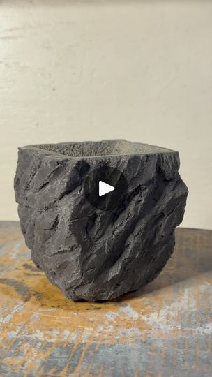 Concrete Vases Diy, Diy Concrete Vase Cement, Making Cement Pots, Cement Sculpture Diy, Cement Diy Ideas, Concrete Planters Diy Cement, Diy Cement Projects, Creative Planter Ideas, Hypertufa Projects