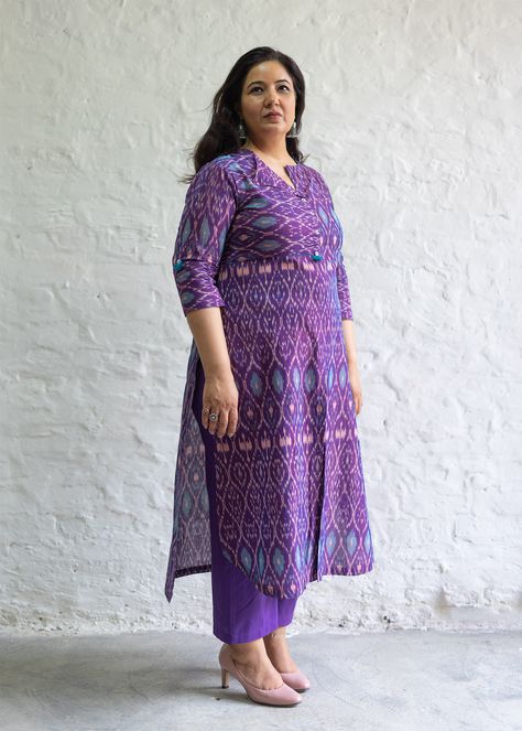 Plus Size Fashion For Women Indian, Cotton Dress Pattern, Curvy Women Dresses, Punjabi Models, Silk Kurti Designs, Churidar Neck, Stylish Tops For Women, Silk Kurti, Simple Kurti Designs