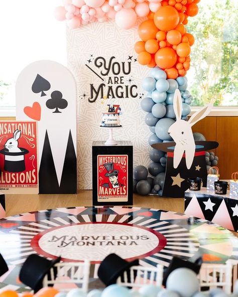 Magical Party Ideas, Magic Party Ideas, Magic Party Decorations, Magician Themed Birthday Party, Magician Party Ideas, Magic Themed Birthday Party, Magic Show Birthday Party, Magic Theme Party, Magic Theme Birthday Party