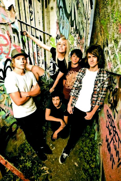 Tonight Alive. Tonight Alive Jenna, Tonight Alive, Love Is Everything, Warped Tour, Spotify Apple, Pierce The Veil, Emo Scene, Pop Punk, Indie Rock