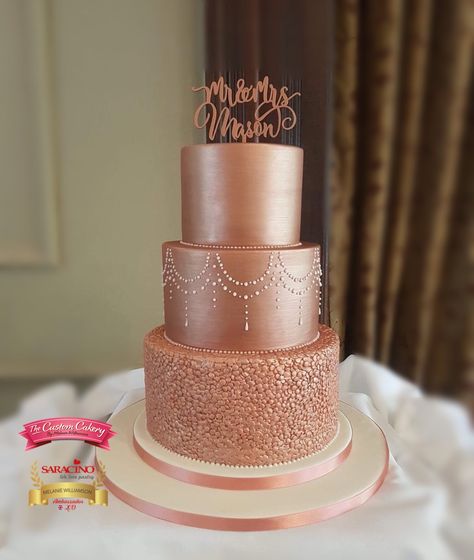 Bolos Rose Gold, Pink Glitter Birthday Cake, Simple Rose Gold Cake Ideas, Rose Gold Cakes, Bolo Rose Gold, Festa Rose Gold, Sweet 15 Cakes, Rose Gold Wedding Cake, Glitter Birthday Cake