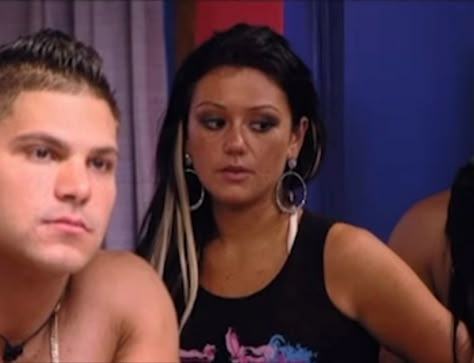 Jwoww Blonde Streaks, Jwoww Jersey Shore Makeup, Jwoww Tattoos, Jwoww Season 1, Jersey Shore Jenni, Jwoww Pfp, Jwoww Makeup, Jersey Shore Makeup, Jwoww Aesthetic